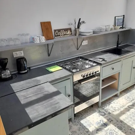 Butterfly Apartment *